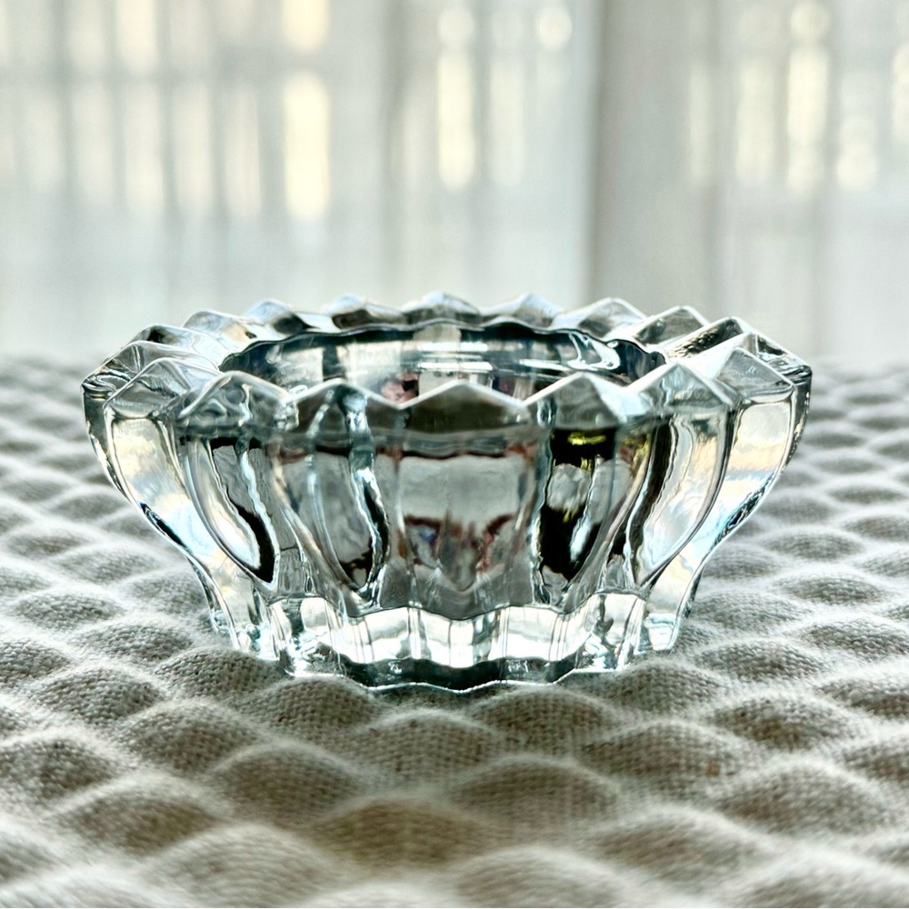 New Elegant Clear w/ Silver Fluted Glass Round Shaped Tea Light Candle Holder
